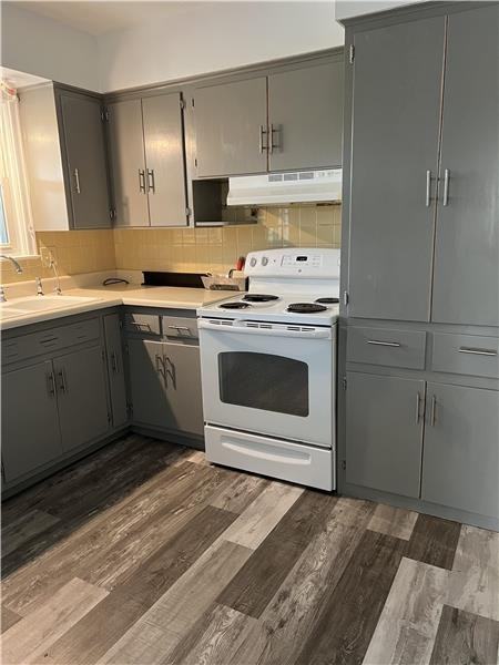 130 W Mcconnell Ave - Photo 5 of 13