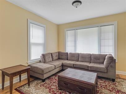 937 Iglehart Avenue - Photo 2 of 12