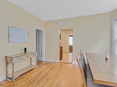 937 Iglehart Avenue - Photo 3 of 12