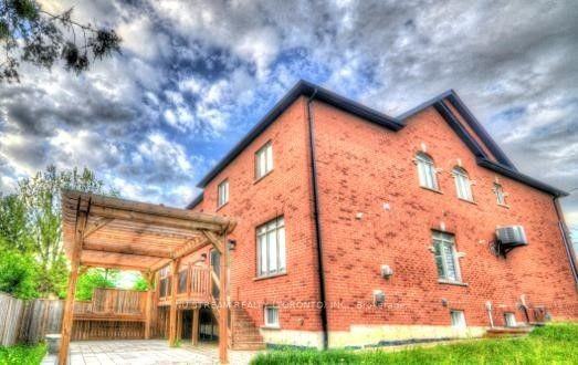 22 Bayview Court South - Photo 2 of 6