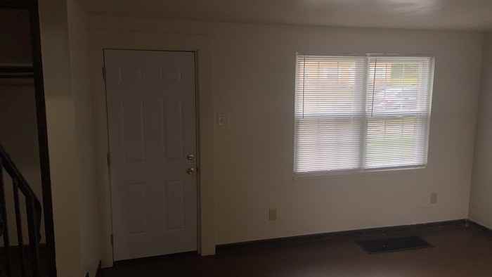 1322 Chardon Ct - Photo 3 of 26