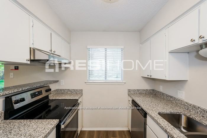 1014 Duane St - Photo 3 of 19
