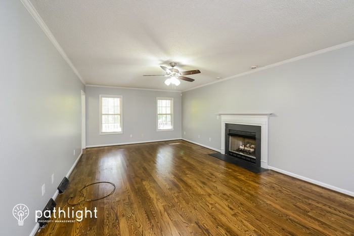 8992 Pepper Ridge Ct - Photo 2 of 19