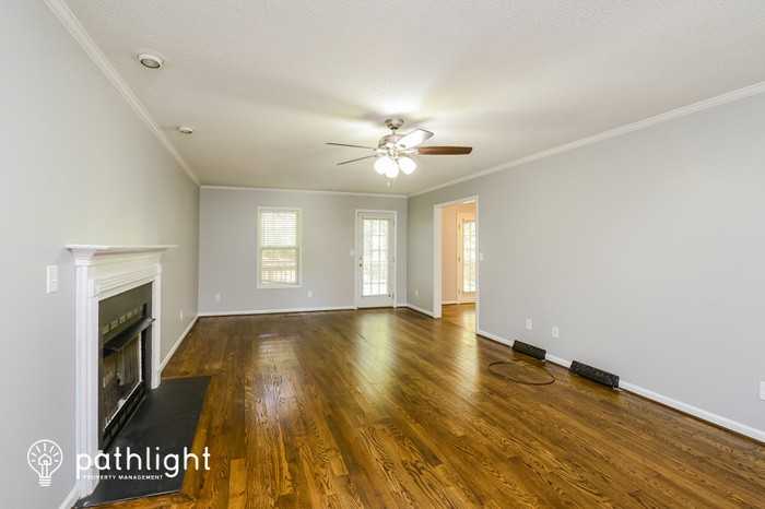 8992 Pepper Ridge Ct - Photo 3 of 19