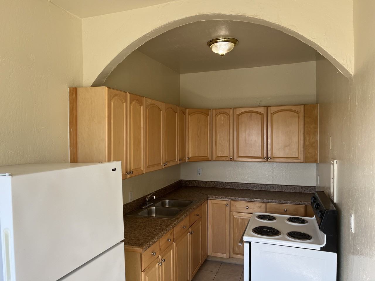 2100 51st Ave #305 - Photo 2 of 6