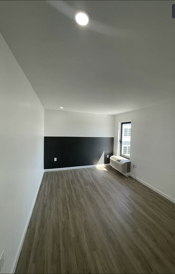 506 Market St #1A - Photo 2 of 8