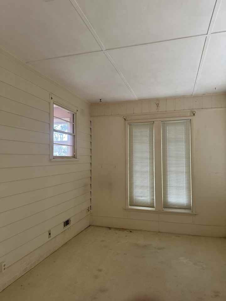 303 Kansas Ave #NA - Photo 2 of 11