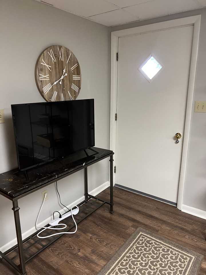 714 Meadow Dr - Photo 3 of 7