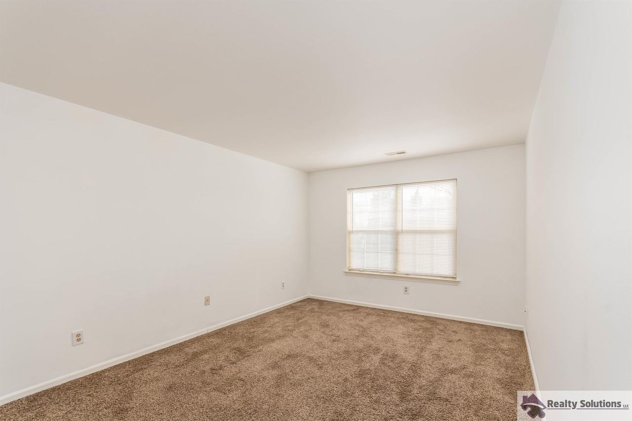 514 Cascade Ct #1 - Photo 3 of 30