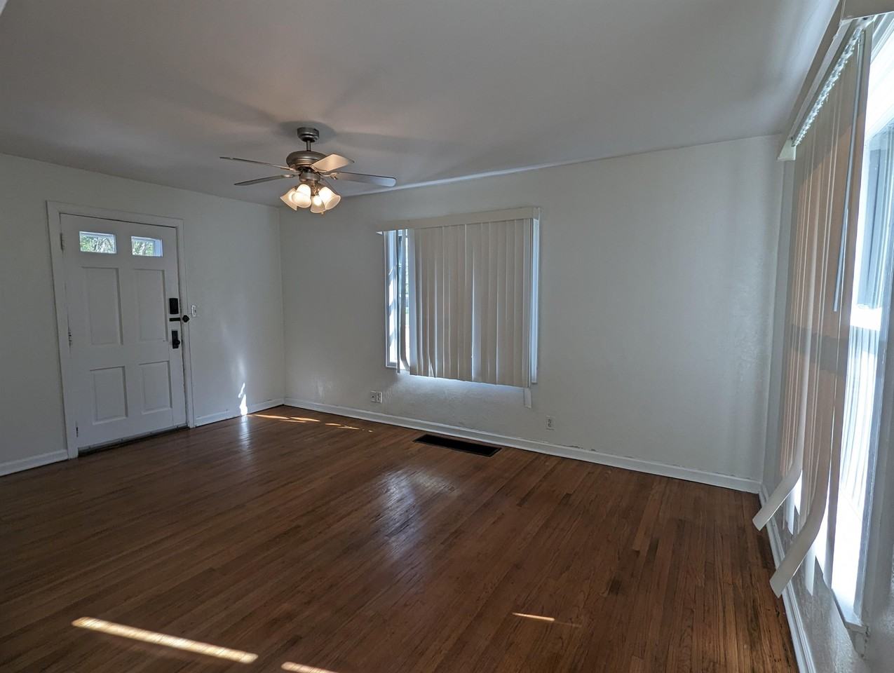 5122 Arlington St #1 - Photo 2 of 12