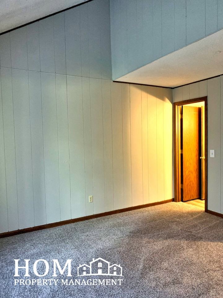 25 Camelot Ln #1 - Photo 7 of 24