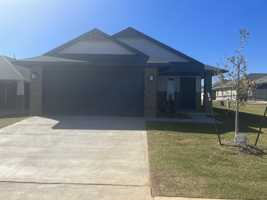 featured image of 1313 Sycamore Cir #1