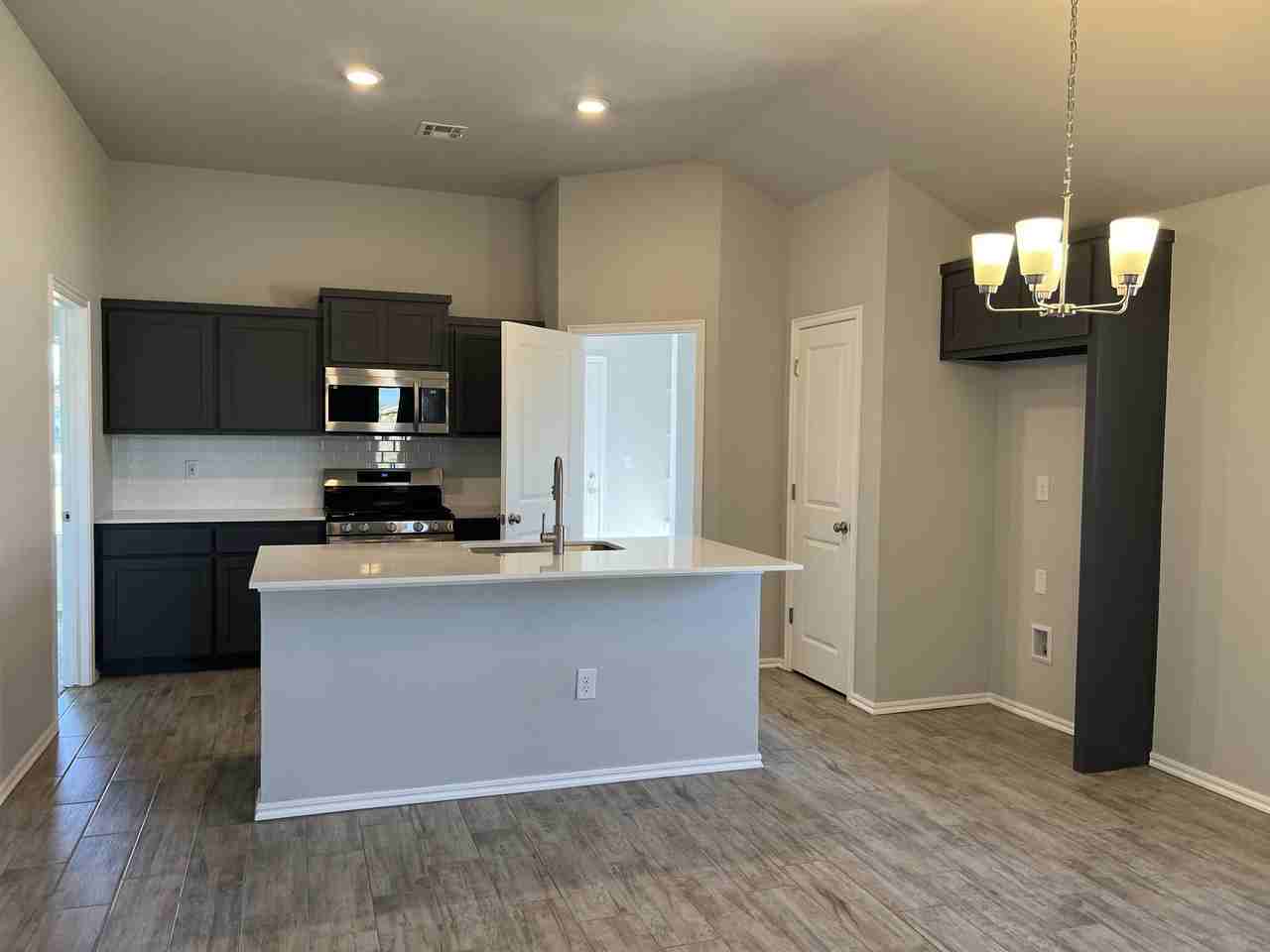 1313 Sycamore Cir #1 - Photo 4 of 19