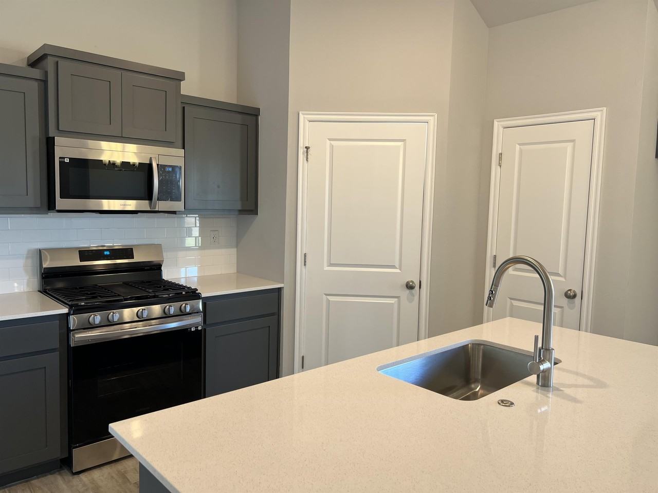 1313 Sycamore Cir #1 - Photo 5 of 19