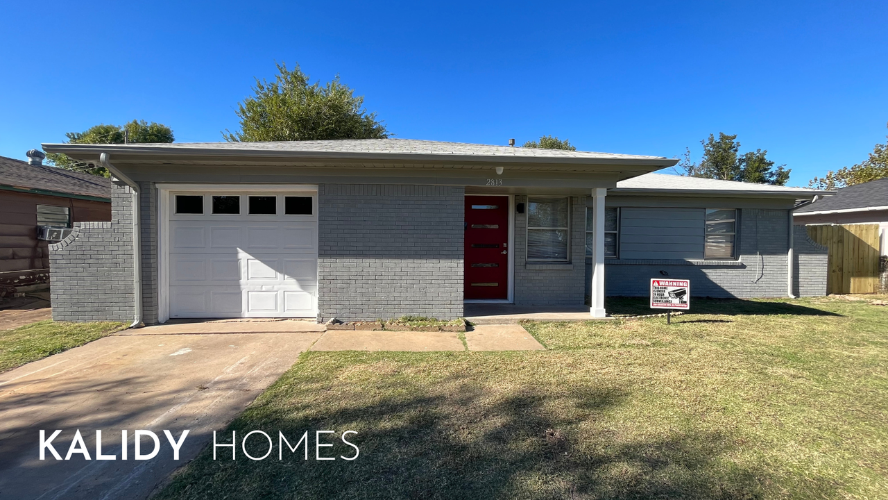 2813 Sw 62nd St #1 - Photo 2 of 36