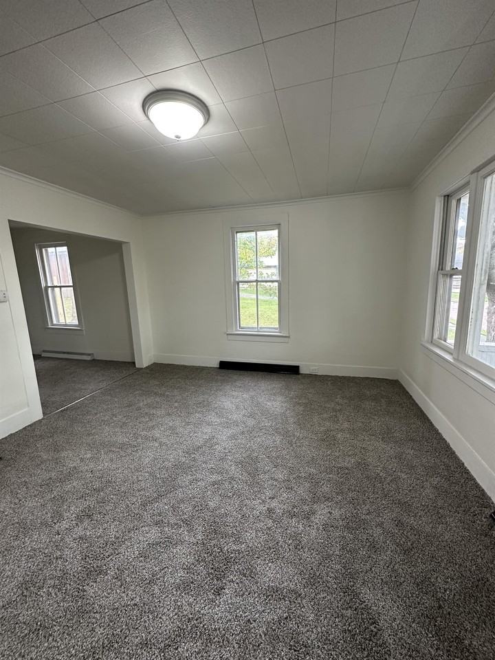 46 Peterson St #1 - Photo 2 of 8