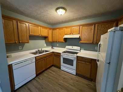 179 Apple Valley Rd - Photo 2 of 9