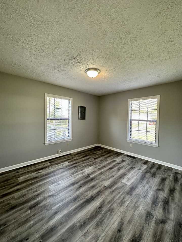 208 Golden Pond Ave - Photo 5 of 7