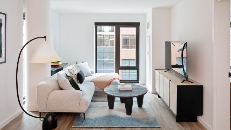 172 N Aberdeen St - Photo 3 of 21