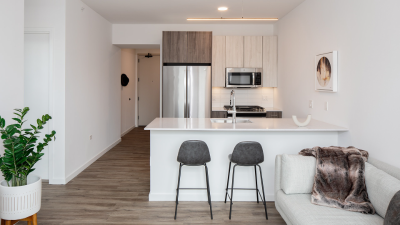 172 N Aberdeen St - Photo 2 of 21