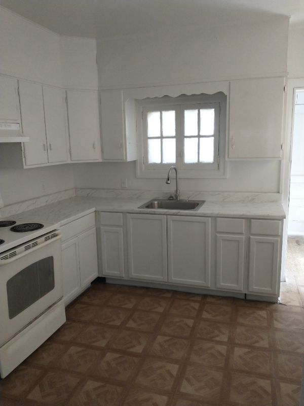 434 W Fisher Ave - Photo 2 of 3