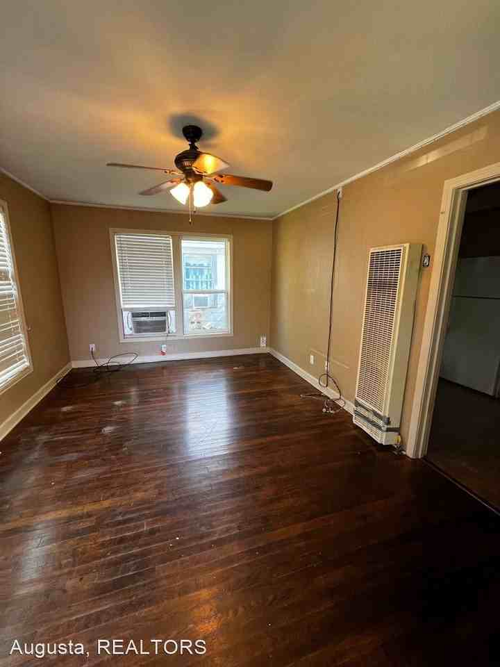 833/835 EN 15th - Photo 2 of 5