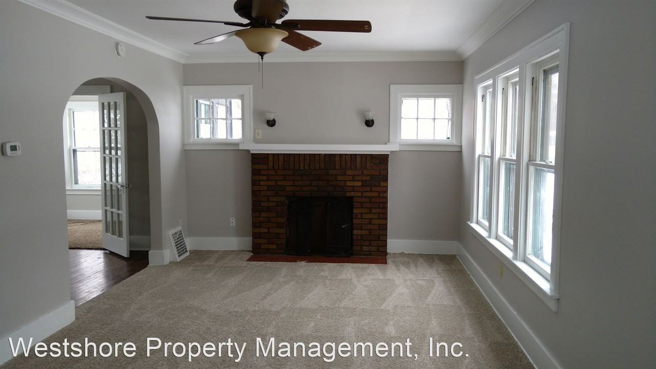 440 Langley St - Photo 3 of 12