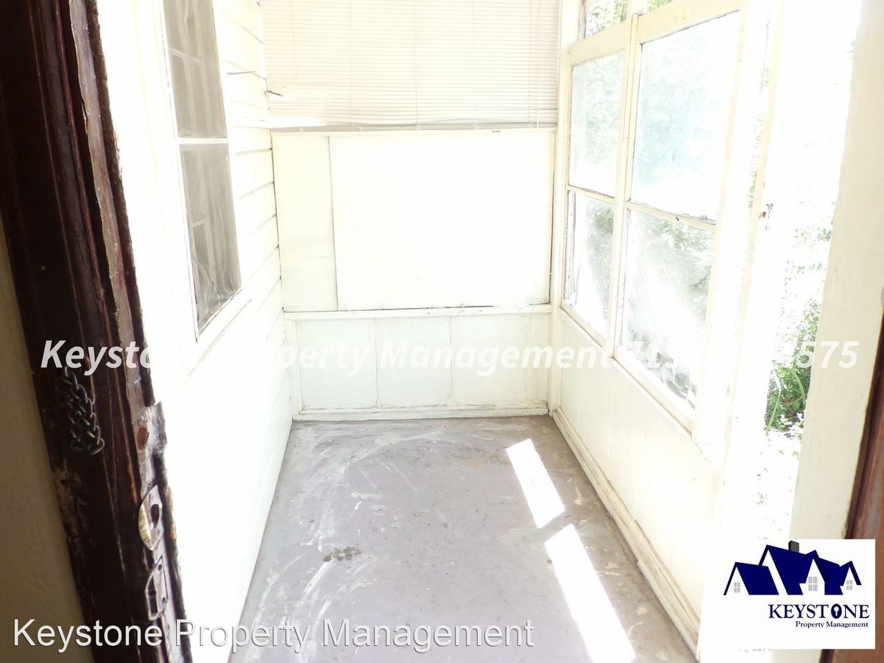 1909 E. 10th Street - Photo 2 of 9