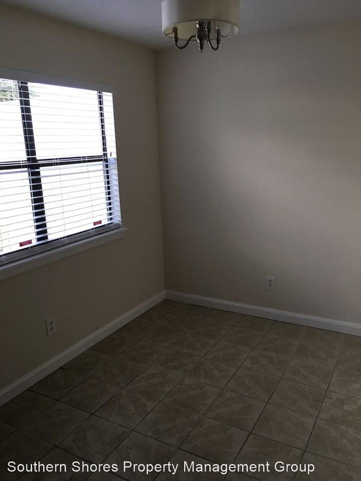 1426 Camp Rd #D - Photo 3 of 8