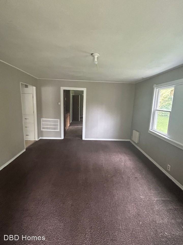 2706 Mauldin Dr - Photo 2 of 7
