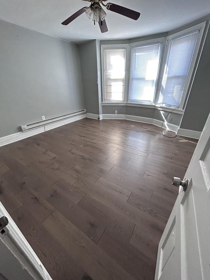 1671 Margaret St #2