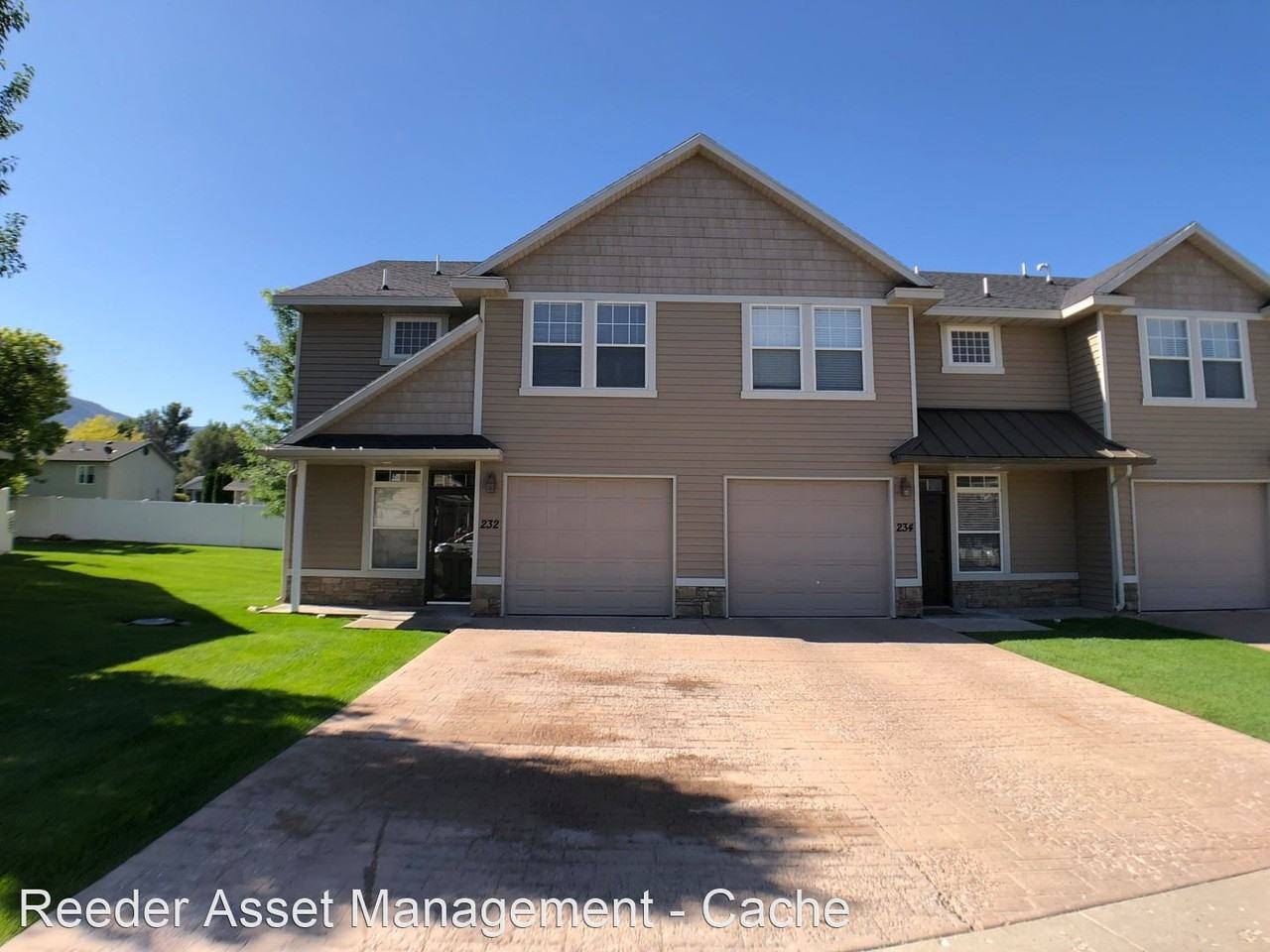 232 Hidden Creek Dr - Photo 2 of 14
