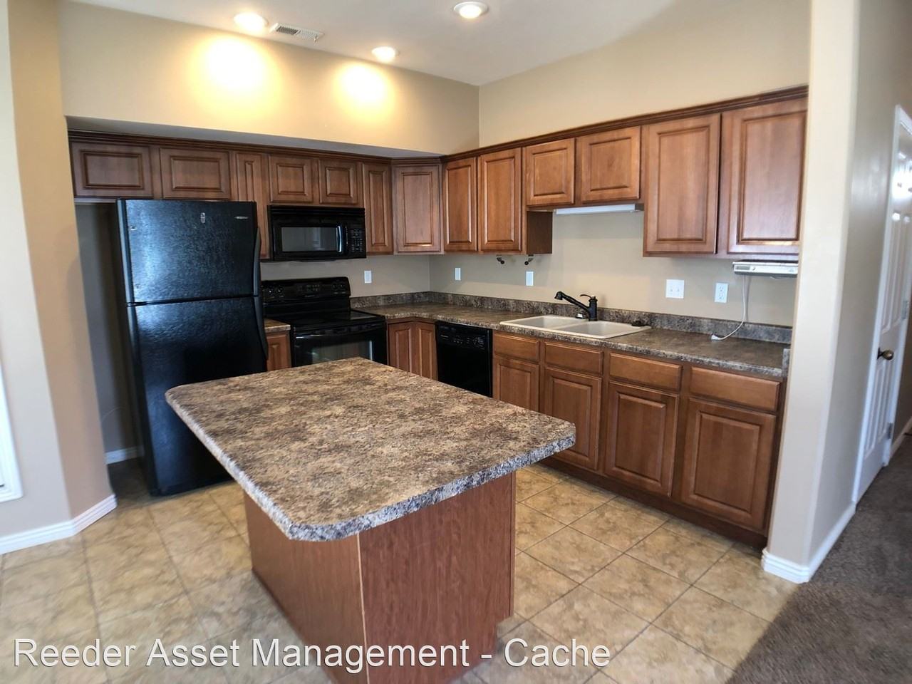 232 Hidden Creek Dr - Photo 3 of 14