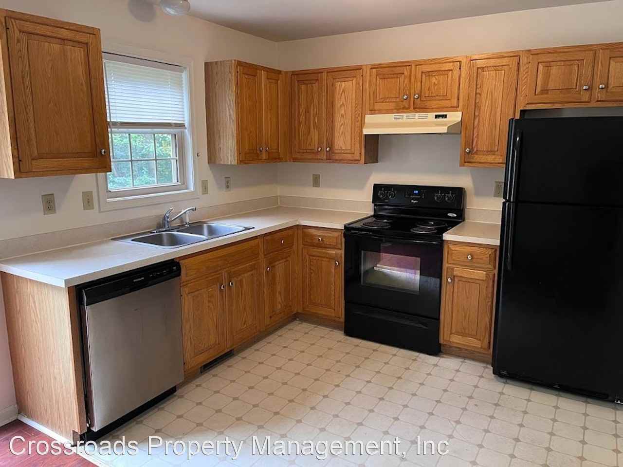 48 Deep Hollow Ln - Photo 2 of 8