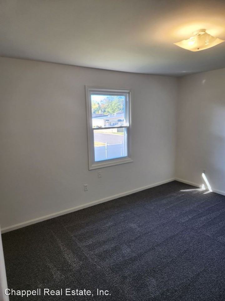 6301 Commons Ct - Photo 3 of 25