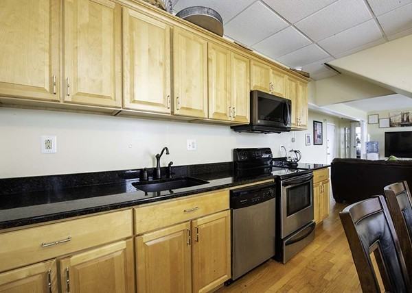 173 Shirley St #1 - Photo 3 of 32