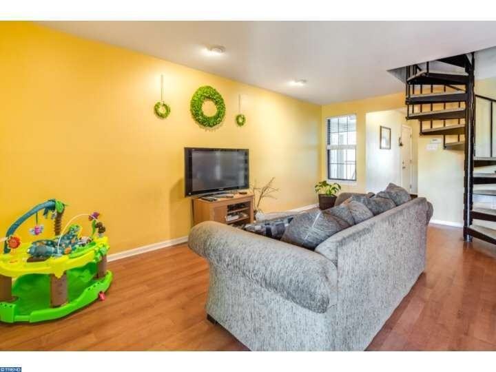 46 Chelmsford Ct - Photo 2 of 16