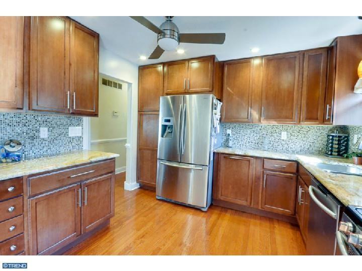 340 Arline Ave - Photo 3 of 24