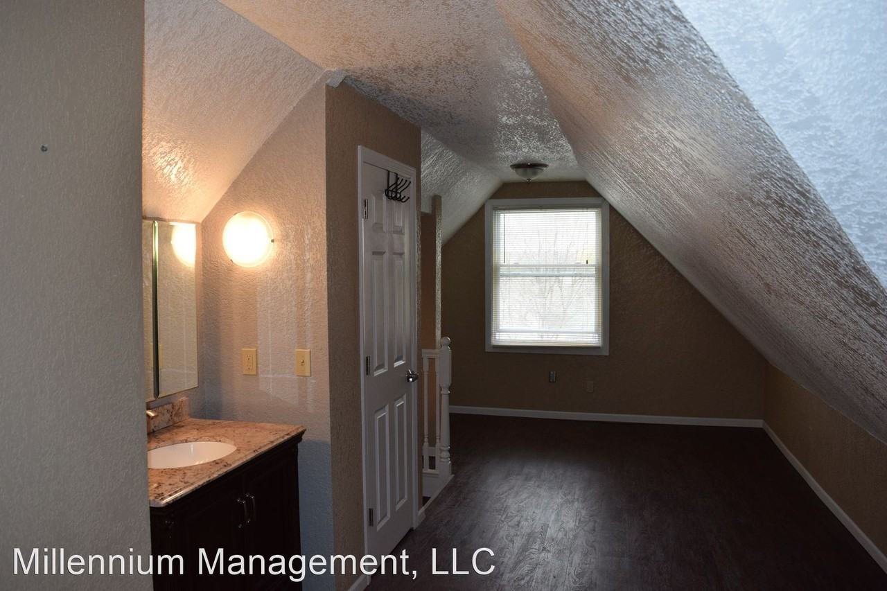 635 Pierce St NE - Photo 2 of 13