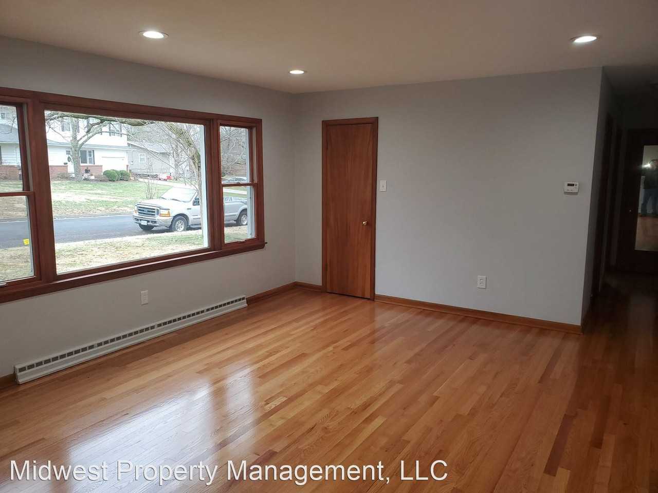 1203 Frances Dr - Photo 3 of 16