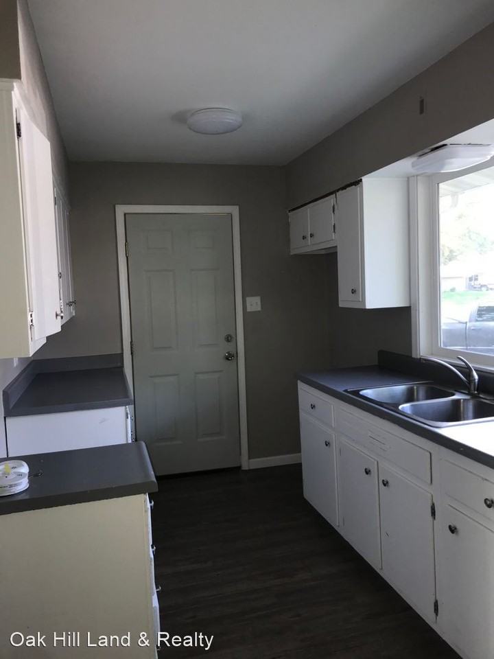1508 Harrington Loop - Photo 3 of 10