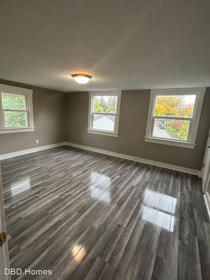 931 Tennessee Ave - Photo 2 of 5