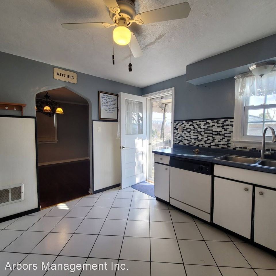 330 Wilcox St - Photo 3 of 19