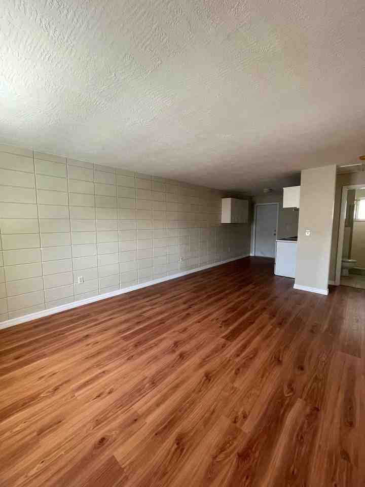 7 Circle Avenue - Photo 3 of 9