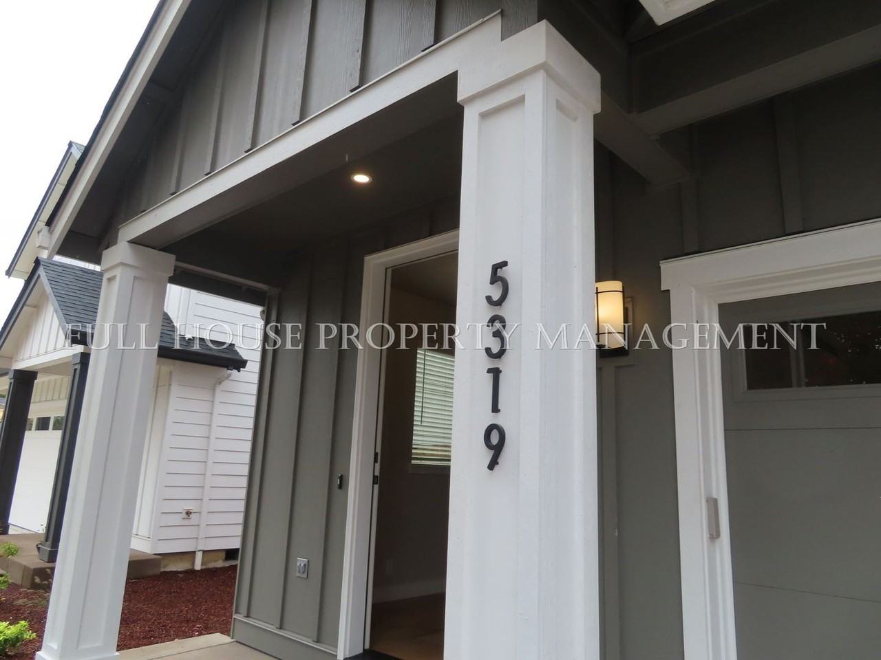 5319 Highbanks Rd - Photo 2 of 39