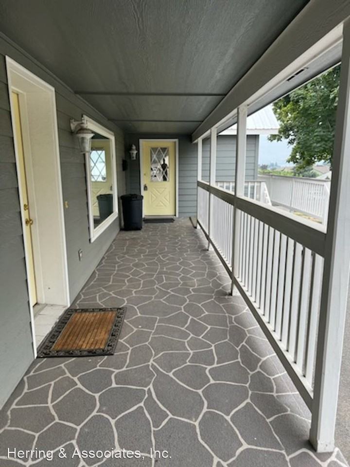 3223 Nw Alan Ave - Photo 3 of 20