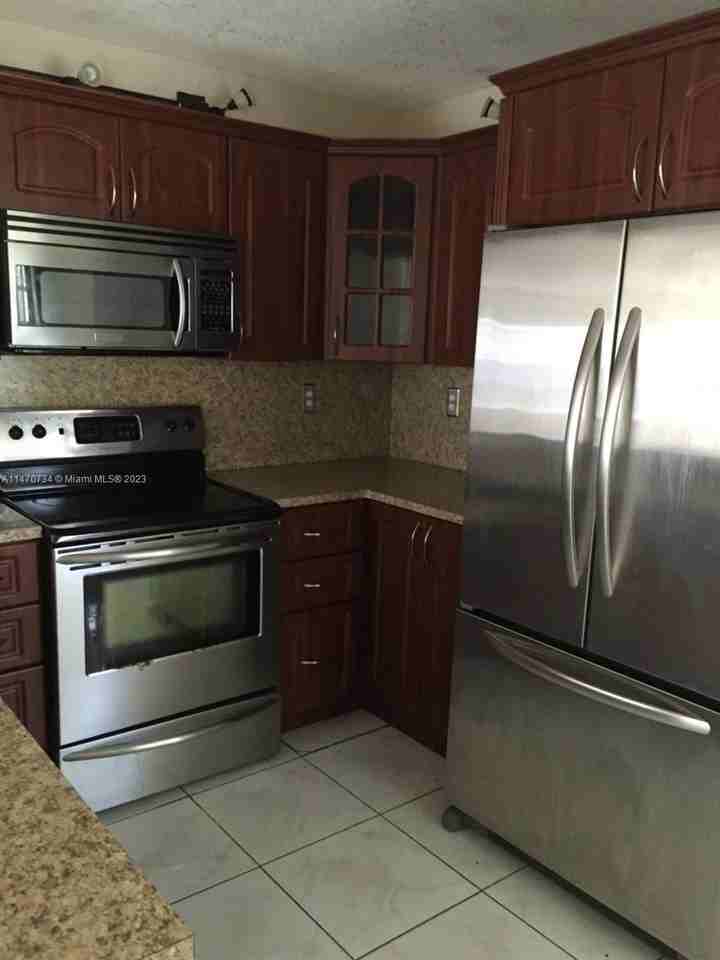 486 Ne 210th Circle Ter - Photo 2 of 7