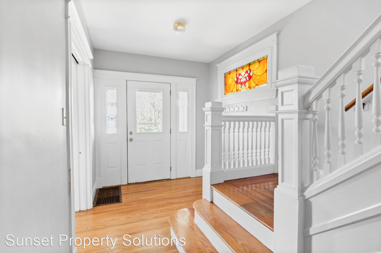 4216 Brownway Ave - Photo 2 of 13