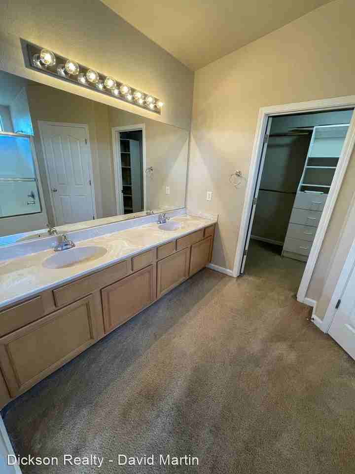 2116 San Remo Dr - Photo 2 of 14