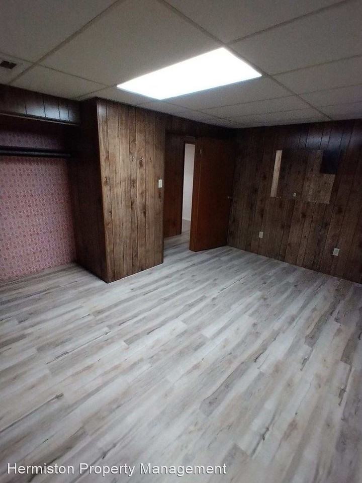 645 W Hartley Ave - Photo 2 of 8